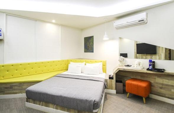 Hotel Home Пусан Екстер'єр фото