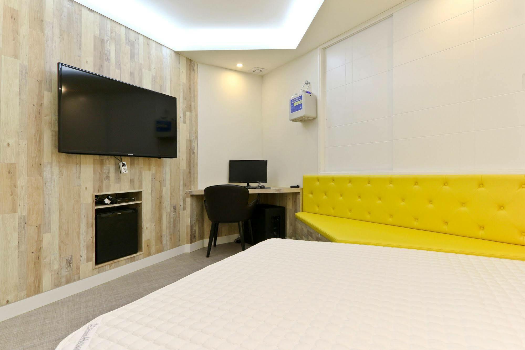 Hotel Home Пусан Екстер'єр фото